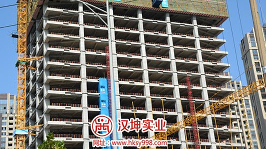 湖南中建二局长沙梅溪湖金茂悦二期建筑工地防护栏